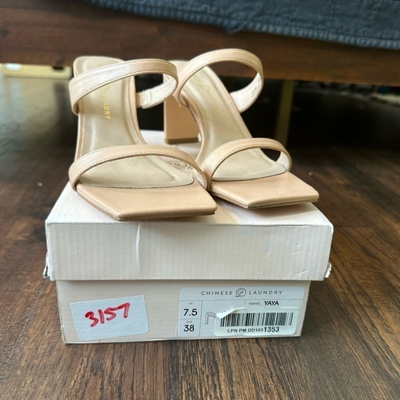 Chinese Laundry | Yaya Nude Heel - Picture 3 of 8